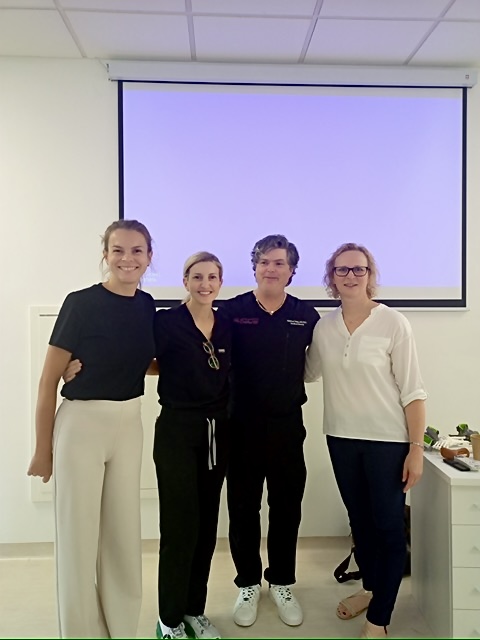 Společná fotka doktorů