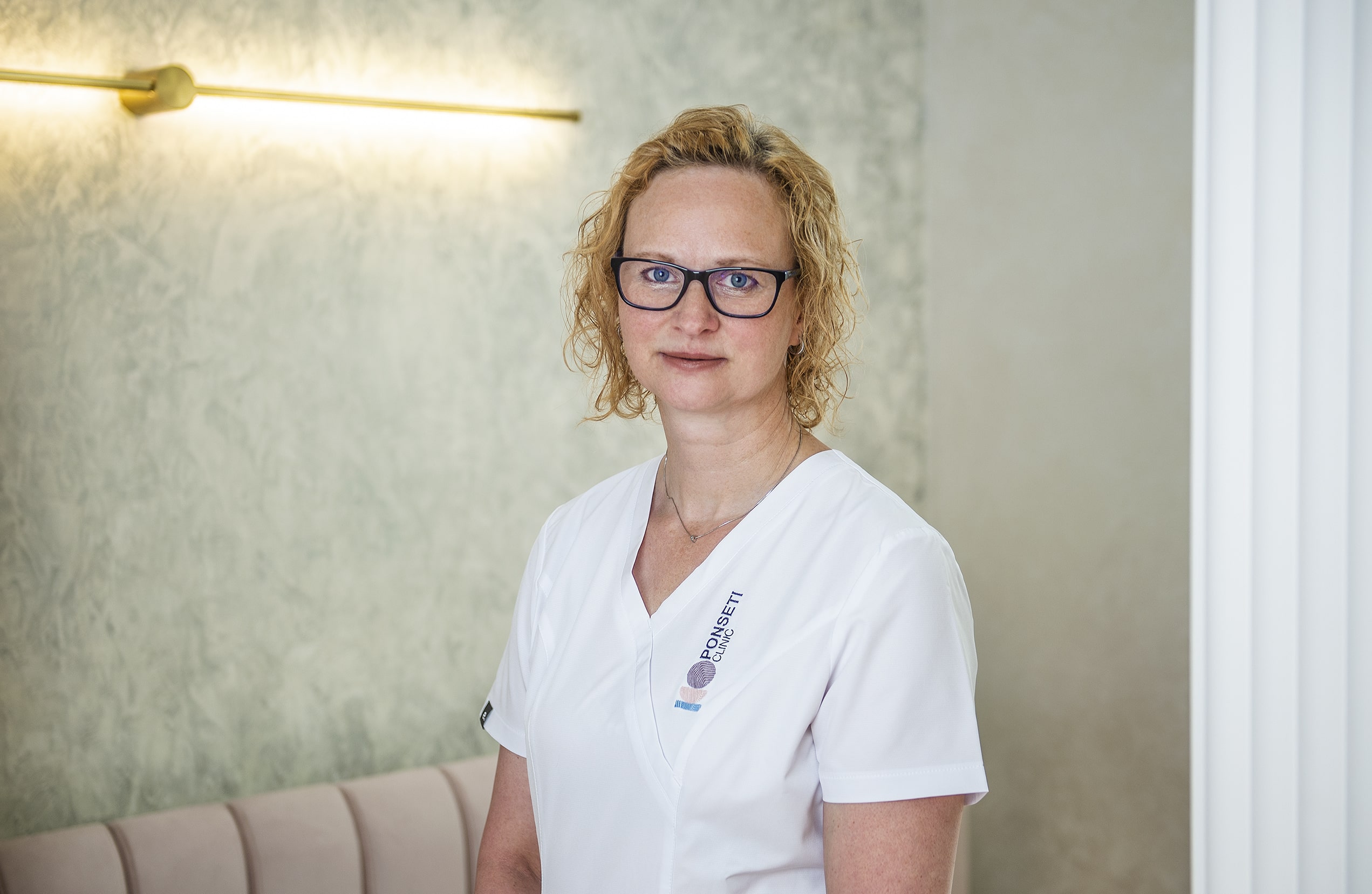 MUDr. Mgr. Monika Frydrychová, Ph.D